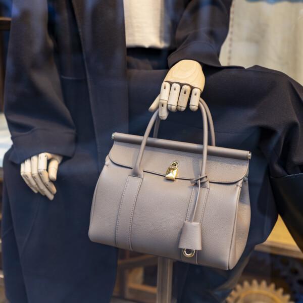 รับจำนำ Celine