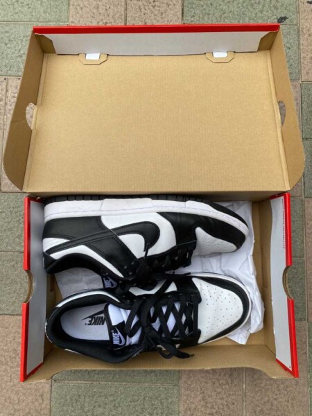 ขายของหลุดจำนำรองเท้า Nike Panda ไซซ์ 43 สภาพ 90%